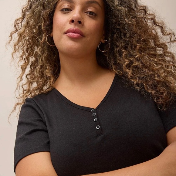 Girlfriend-Fit Ribbed Tee - PENN. Essentials - Picture 5 of 11